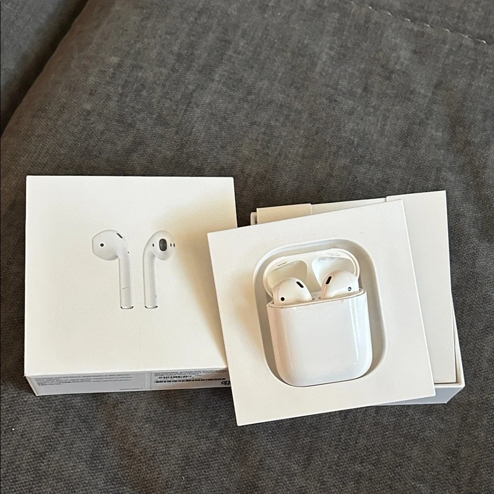 Apple wireless earbuds